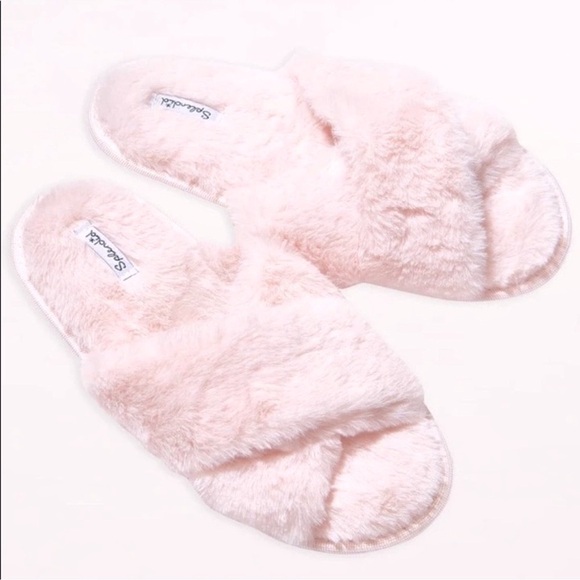 NWT Splendid Plush Criss-Cross Slippers Light Pink Size Medium/Large - Picture 3 of 14